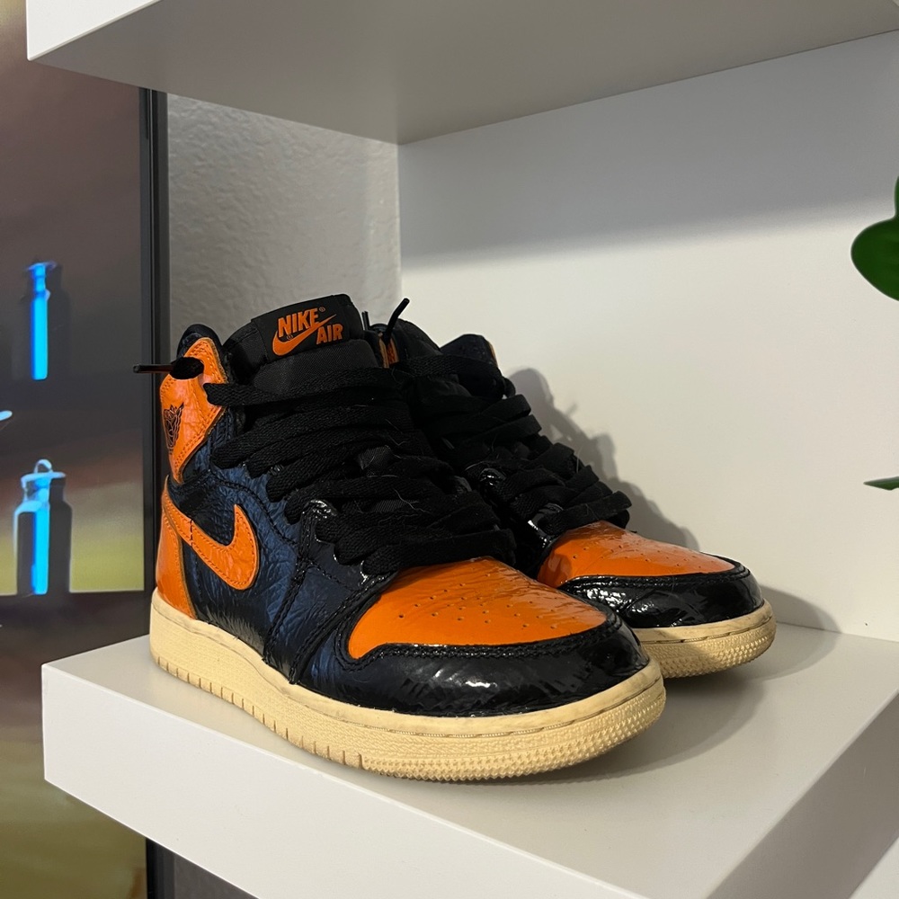 jordan 1s “shattered backboard 3.0” size 5.5 womens or 3.5 Men’s
